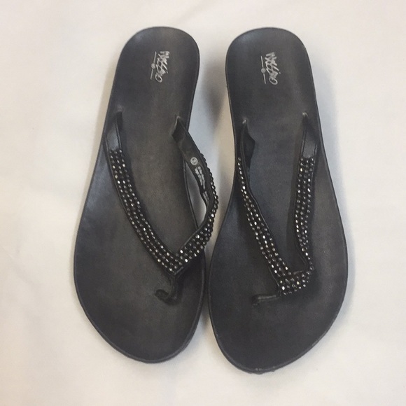 taos woolderness clogs